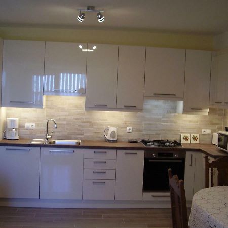 Water View Brand New Apartment, Short Stroll To Beach, Peaceful! Košljun 외부 사진