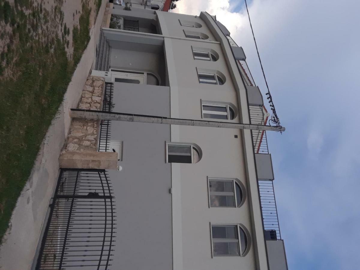 Water View Brand New Apartment, Short Stroll To Beach, Peaceful! Košljun 외부 사진