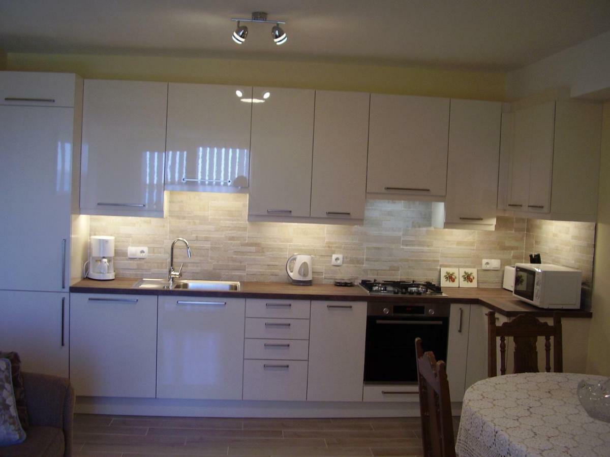 Water View Brand New Apartment, Short Stroll To Beach, Peaceful! Košljun 외부 사진