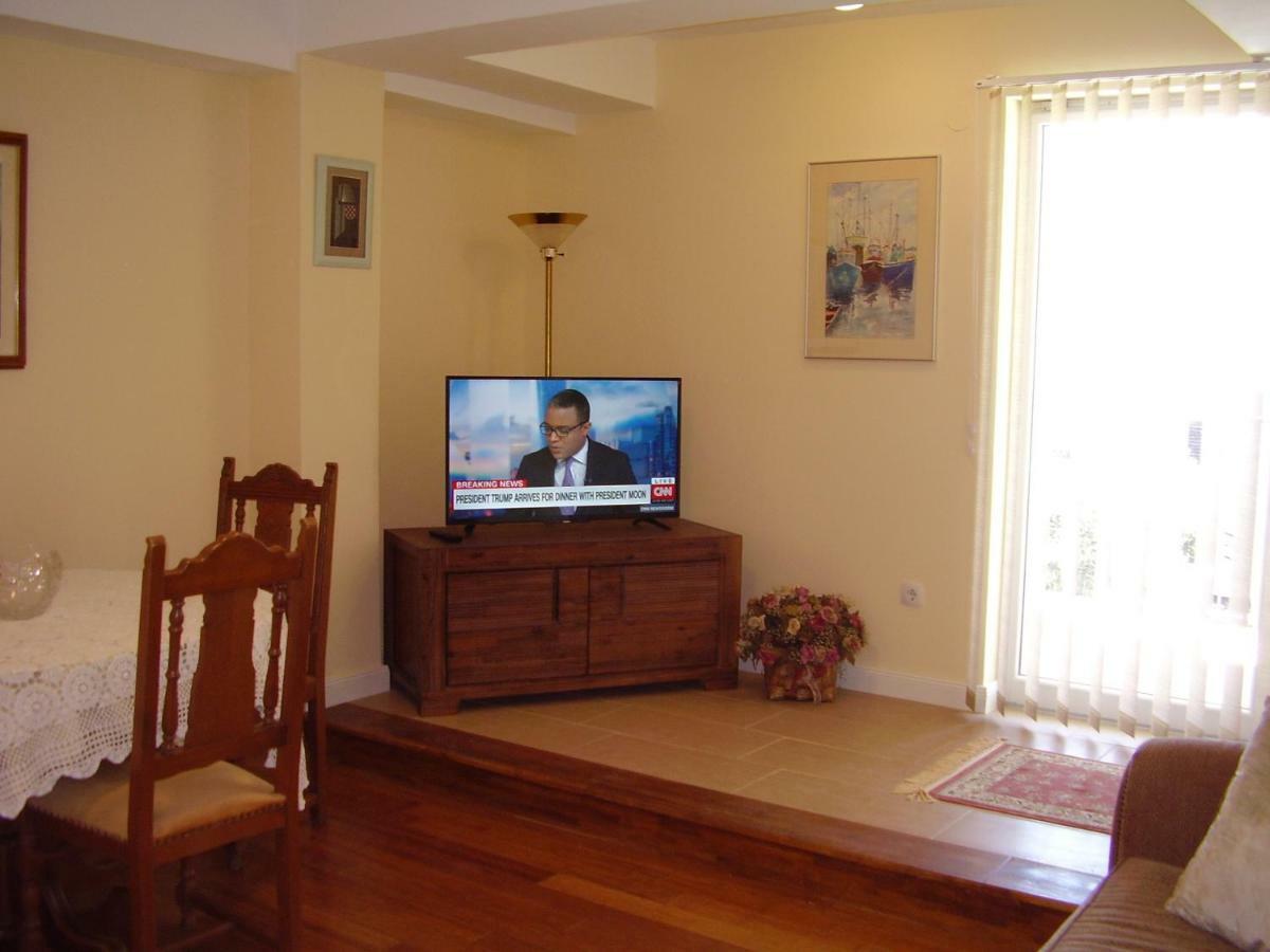 Water View Brand New Apartment, Short Stroll To Beach, Peaceful! Košljun 외부 사진